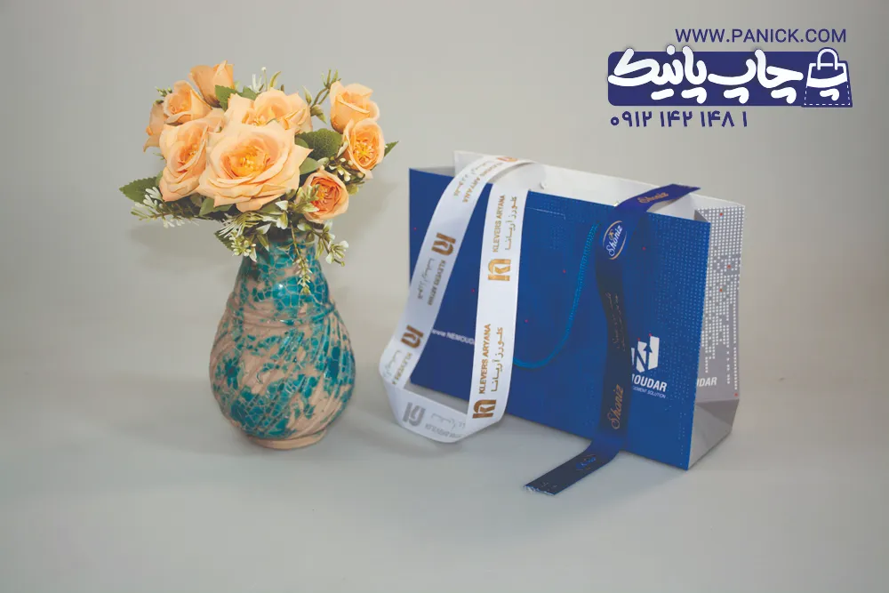 آنچه در طراحی ساک دستی کاغذی برای بسته‌بندی محصولات آموزشی اهمیت دارد