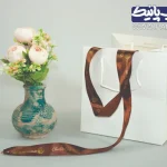 روبان قهوه ای ساتن با چاپ یکرو طلایی ۱ روزه