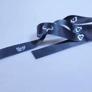 بند گردن آویز نمایشگاه برلین