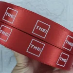 روبان رنگی قرمز با چاپ thei