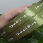 روبان سبز با چاپ سفید dessert story