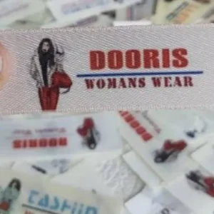 اتیکت پارچه ای ساتن برند dooris تعداد 1000 عددی