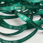 روبان سبز 7 میلی متری ساتن با چاپ کرم HASTI JEWERLLY متراژ 1000 متری
