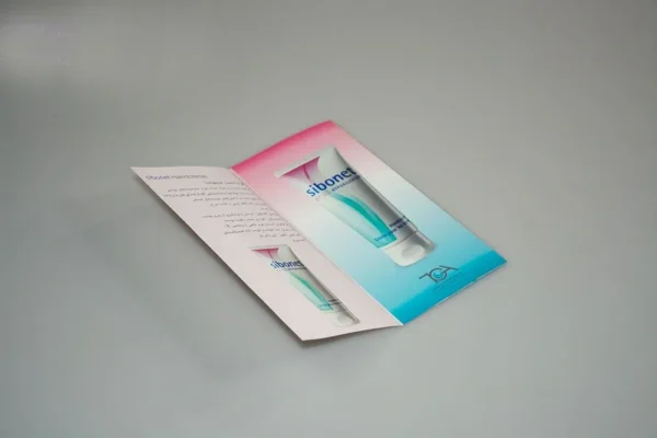 سفارش بروشور گلاسه سیبونت ph5.5 تیراژ 1000 عددی